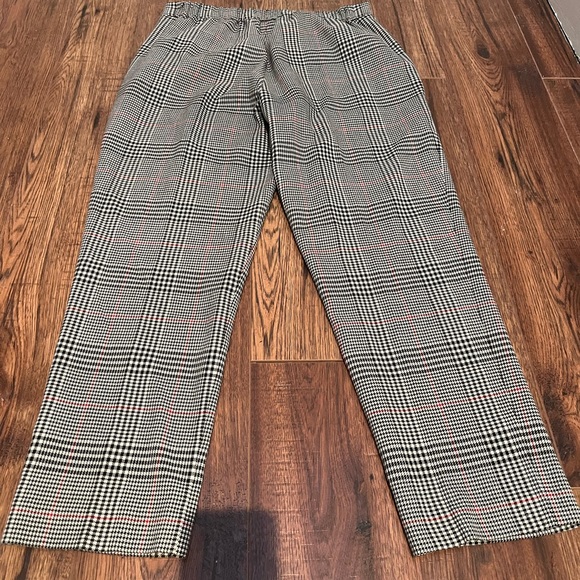 Babaton WOMENS size 8 Plaid Cropped Pants. - Picture 2 of 5